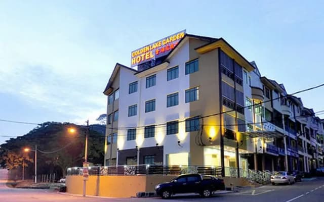 Golden Lake Garden Hotel - photo 5