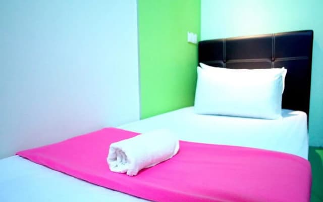SPOT ON 90123 Rainbow Guest House - photo 4