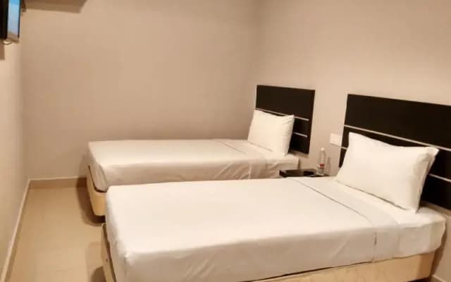 Hello Hotel Sri Subang - photo 4