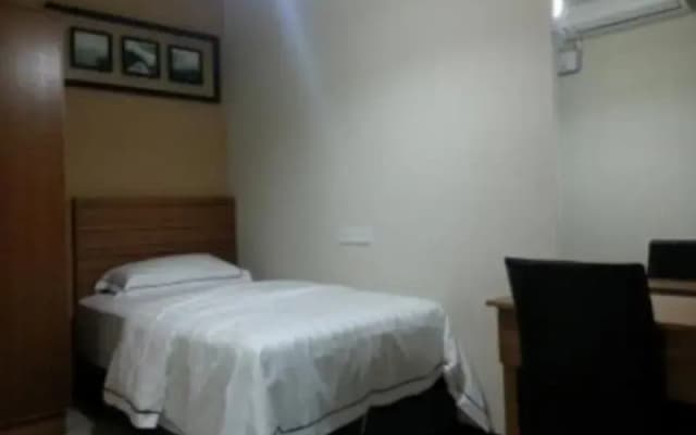 Bed N Bed Budget Inn - photo 3