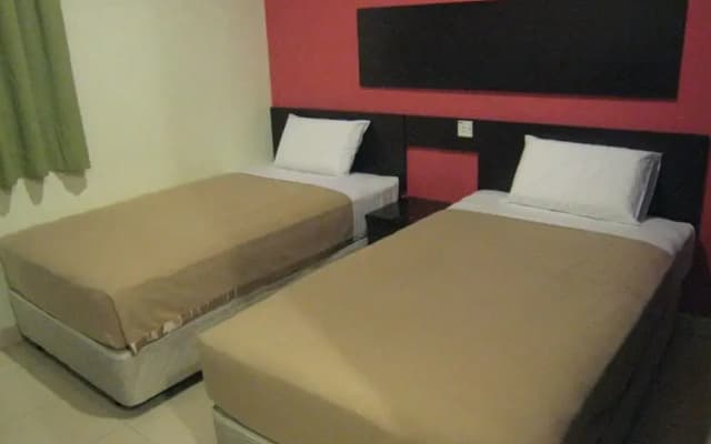 Tropicana Inn - photo 3