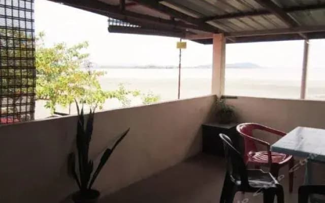 AJ's Guesthouse - photo 3