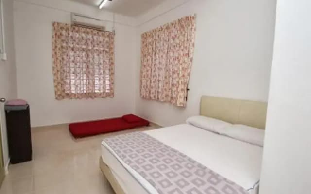 Lesa Guesthouse - Taman Nadi - photo 3