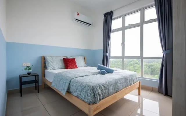 Bright & Modern 3BR Suite, Free Parking - photo 5