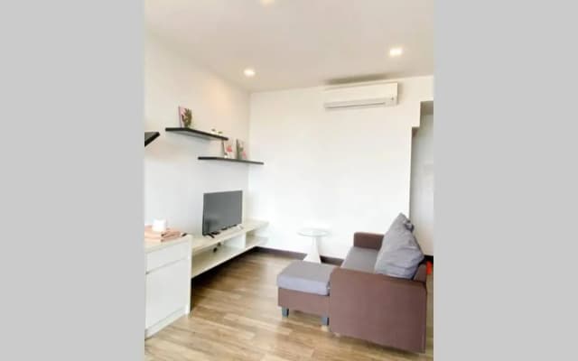 Landmark Residence 2, High Floor with Nice View, Free Parking, TVbox. - photo 2