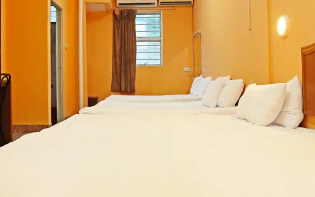 OYO 90598 Living House Co - photo 2