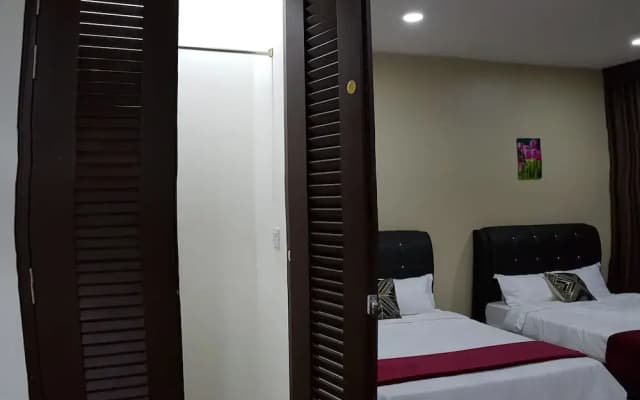 EUZMO Residences @ Trefoil Setia Alam - photo 2
