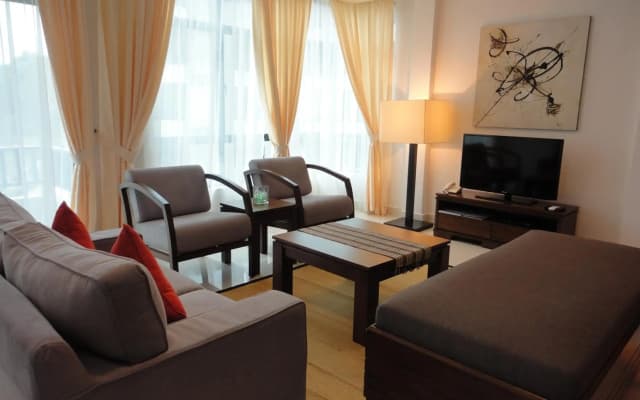 Samsuria Beach Resort & Residence - photo 4