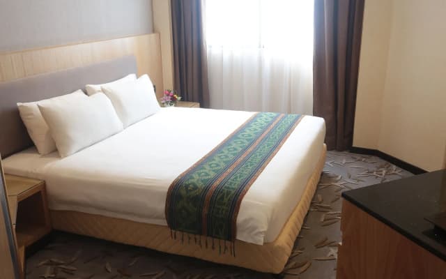 Imperial Riverbank Hotel Kuching - photo 3