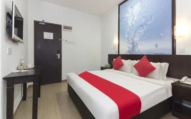 OYO 498 D&F Boutique Hotel Senawang - photo 4