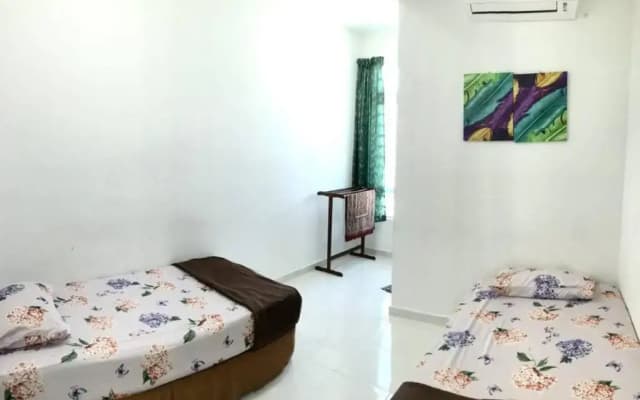 Near Draw Bridge and KT City - Ivana Homestay Unit E - photo 3