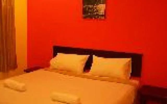 Wau Hotel & Café - photo 4