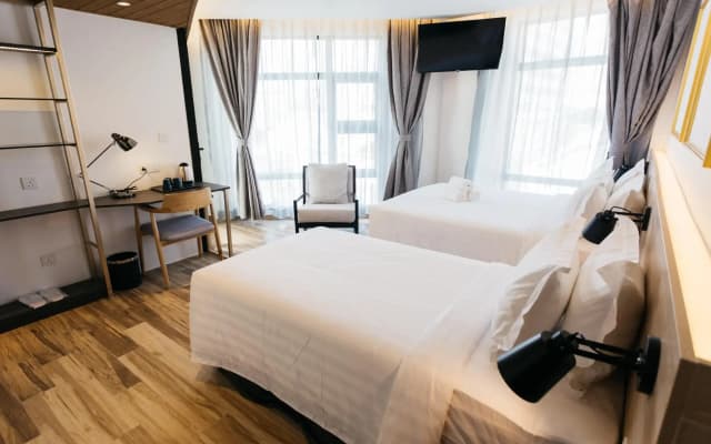 Santa Grand Hotel Central Market - photo 2