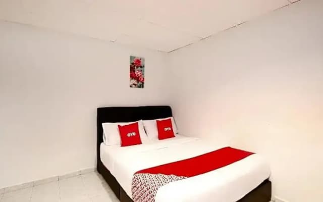 Azimaju Guesthouse by OYO Rooms - photo 2