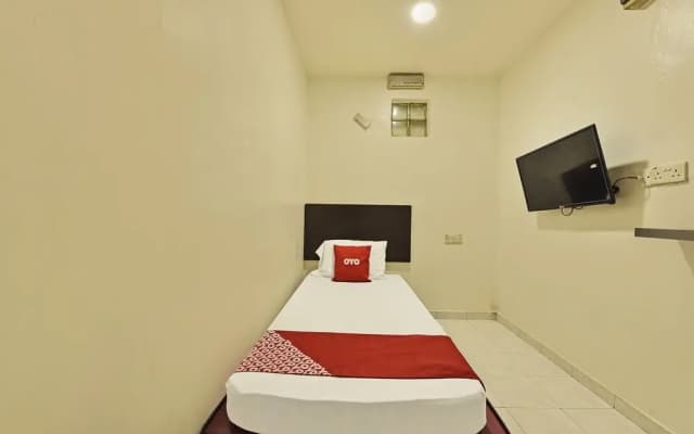 OYO 90806 Rumah Tumpangan Laut Selatan - photo 4