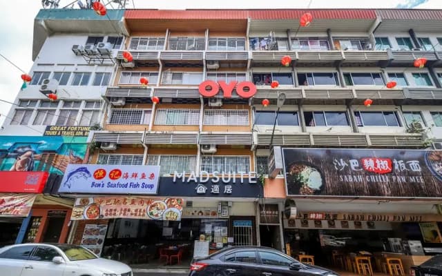OYO 43993 Madsuite - photo 3
