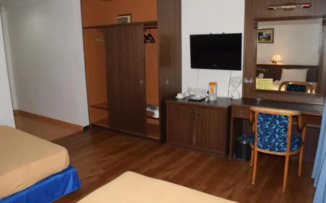 Hotel Sri Garden - photo 2