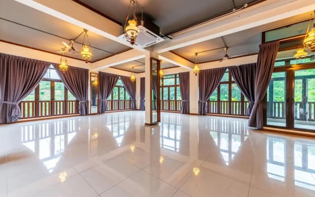 Bentong Eco Wellness Resort 14Room 69Pax by Verano Homestay - photo 2