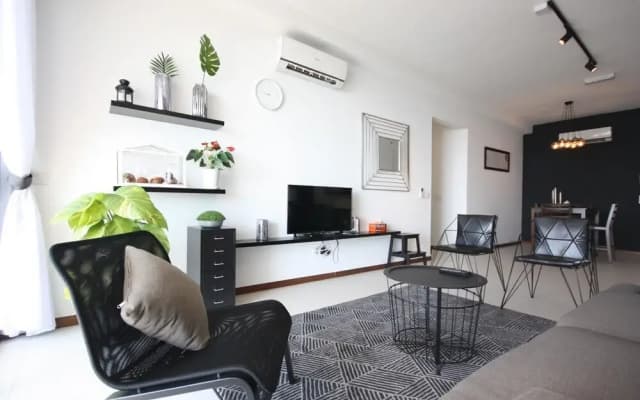3BR Seaview Suite Gurney Drive - photo 2