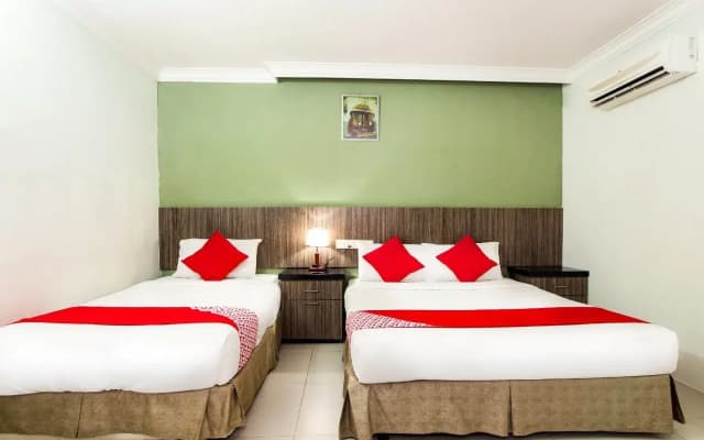 OYO 443 Crystal City Hotel - photo 5
