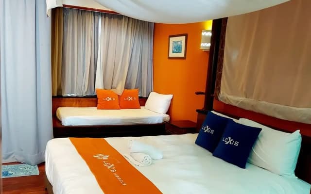 Alpine LXPD Full Seaview Water Chalet - photo 2