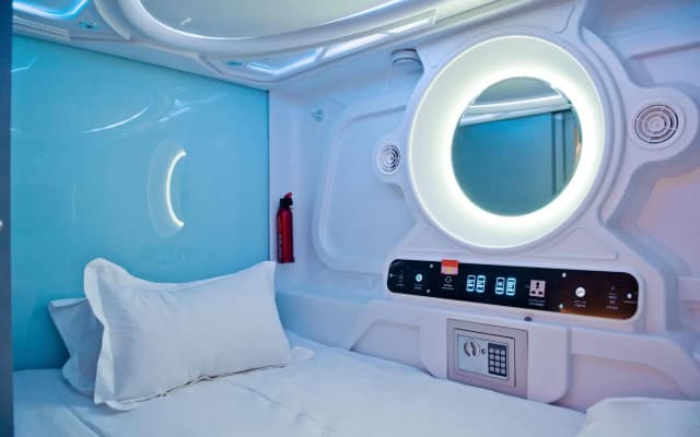 M Qube Hotel - photo 4