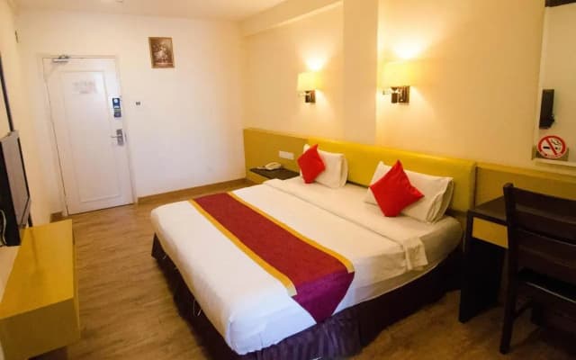 Grand Eastern Hotel - photo 4