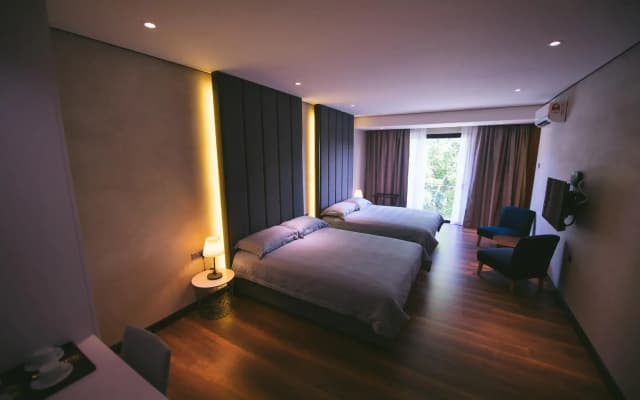 The Colony - photo 2