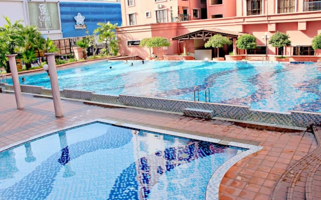 Marina Court Resort- 2 Units Connecting 3Bedroom Pool View Apartment Free 3 Parking MAXIMUM 18PAX INCLDING KIDS - photo 4