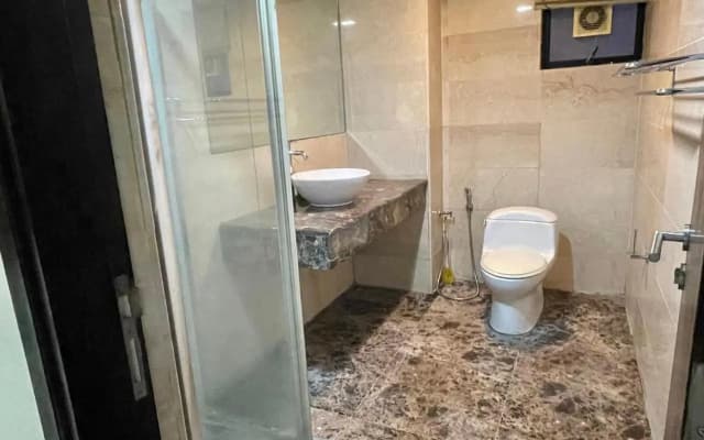 PENTHOUSE MARINA COURT VACATION HOME 4 BEDROOMS KOTA KINABALU 14pax - photo 5
