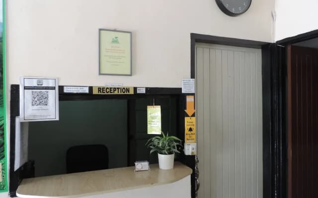 Cameronian Holiday Inn - photo 2