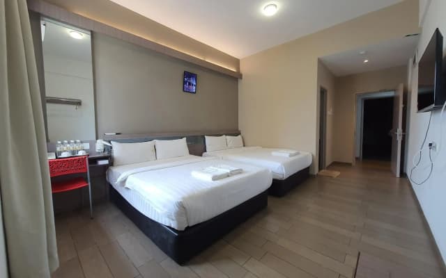Hotel Golden View Nilai - photo 3