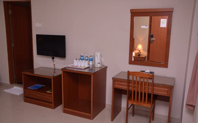 Hotel Palm Inn Butterworth - photo 3
