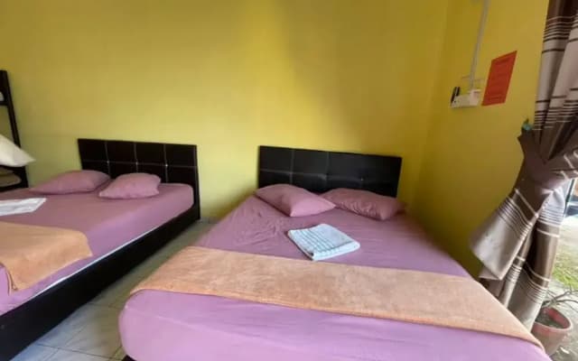 OYO Home 90424 Embun Homestay - photo 2
