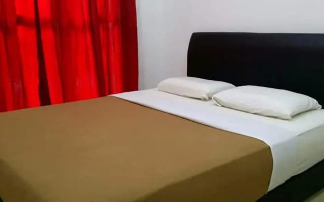 Golden Hill 1 Room Apt at Night Market - photo 2