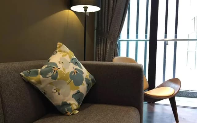 Modern Downtown Oasis Aloha Suite - photo 5