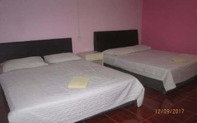 Pantai Tengah Beach Inn - photo 3