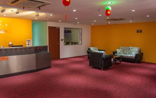 Lucky 11 Hotel - photo 2