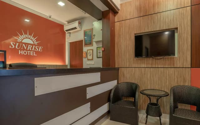 Sunrise Hotel - photo 2