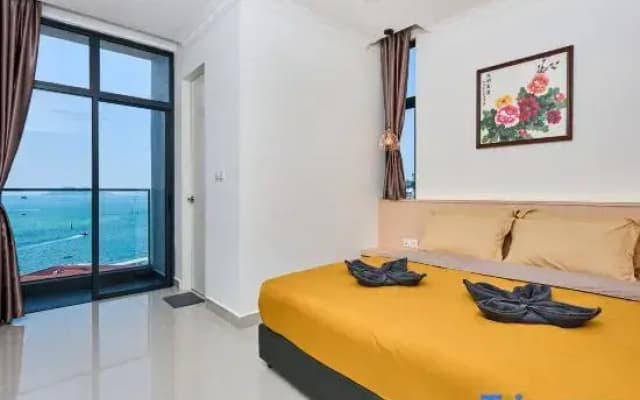 The Shore by HF Suites - photo 2