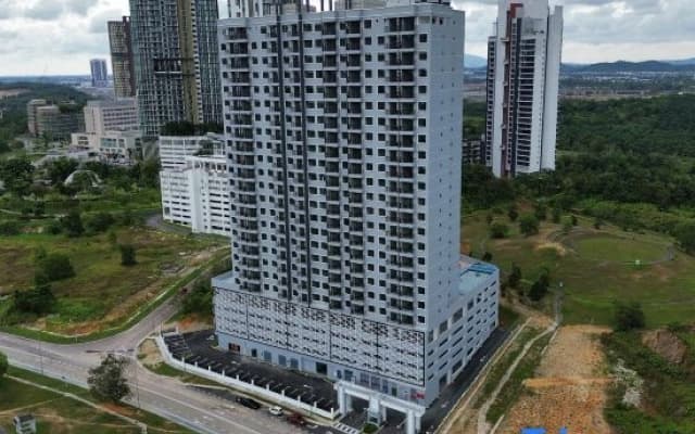 Optimus Medini -- Legoland & SG view & WIFI #3BR2B #5 pax by Cowidea - photo 3