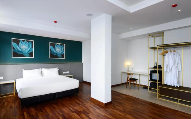 Savv Hotel - photo 2