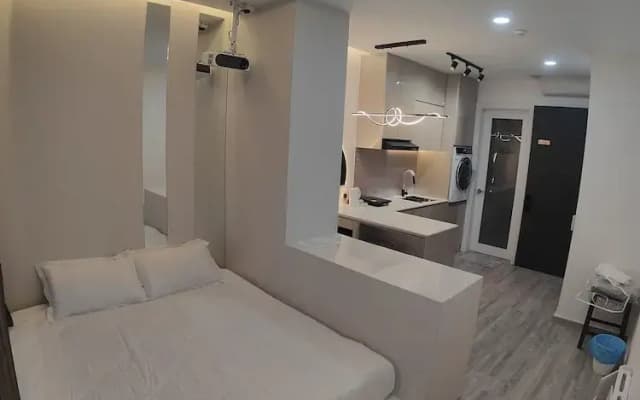THR1 Cozy Studio with Netflix SKYTREES - photo 3