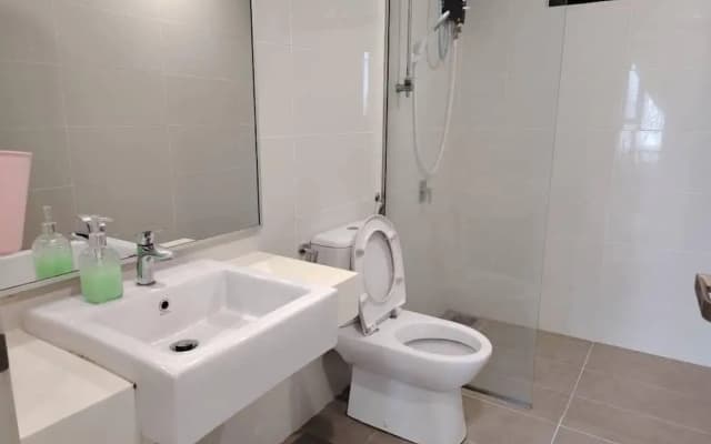MidValley MegaMall View Southkey Mosaic 2BR 2FREE By Natol - photo 4