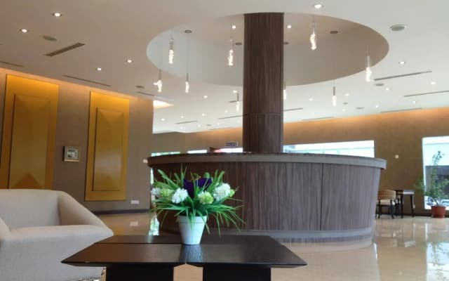 Borneo Cove Hotel - photo 2
