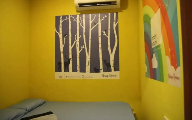Noisy Room - Riverside - photo 3