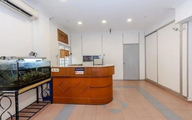 OYO 1090 Hollitel Hotel Melaka - photo 2