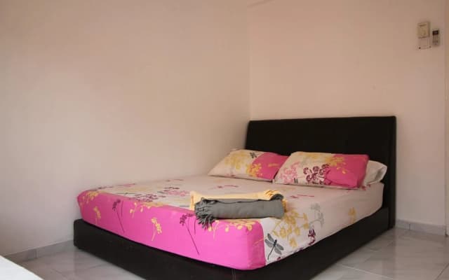 Teratai Homestay Suria Apartment - photo 2
