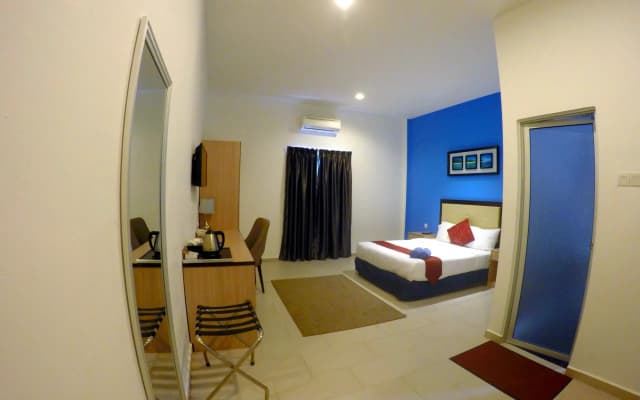 Royal Agate Beach Resort - photo 2