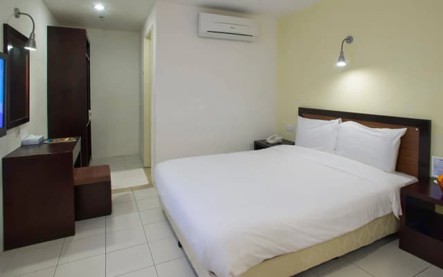 Koptown Hotel - photo 2